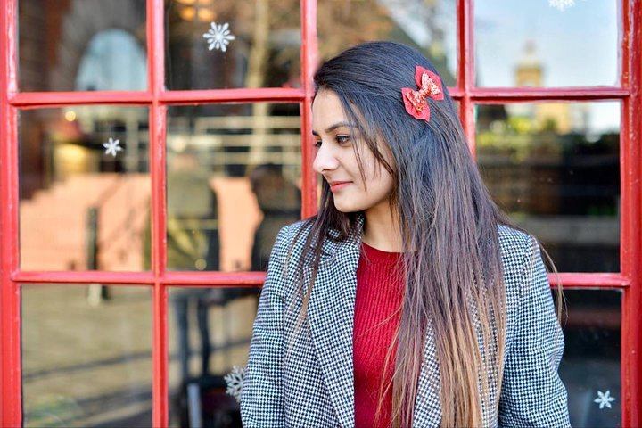 Private Christmas Lights Photoshoot in London - Photo 1 of 6